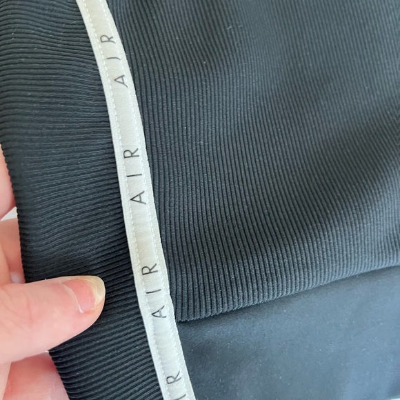 NIKE AIR CROPPED LOGI TANK TOP - URBAN OUTFITTERS - Picture 3 of 4